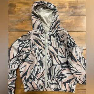 O’Neill’s Women’s Lightweight Windbreaker